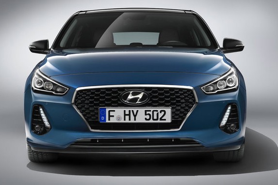 Hyundai i30 moi gia 552 trieu dong, ban ra tu 1/2017-Hinh-4